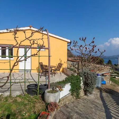 In With Kitchen Πιράν